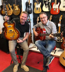 two fans, two guitars, two periods, 1 IDOL !